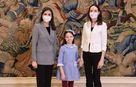 S.M. la Regina Letizia riceve Carolina e sua madre Laura al Palacio de la Zarzuela.